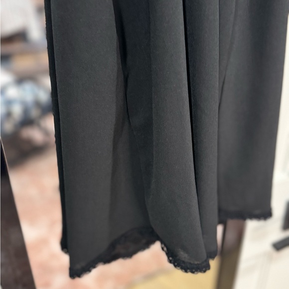 Razor back black lace trim top size small - Picture 9 of 13